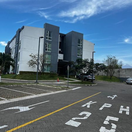Comodidad Y Privacidad En Un Solo Lugar Heredia Eksteriør billede